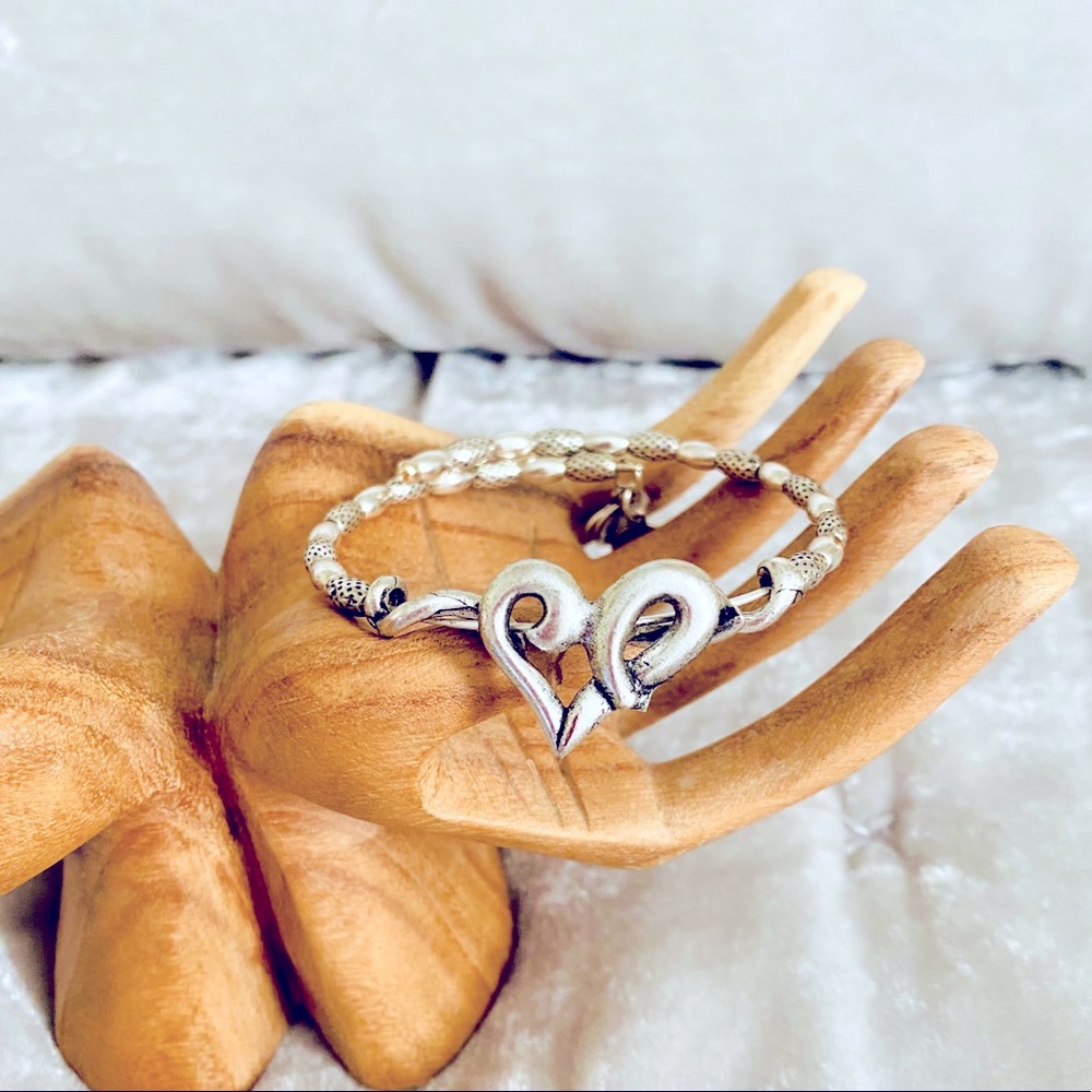 🖤Alex & Ani Vintage 66 “Heart” wrap bracelet🖤
